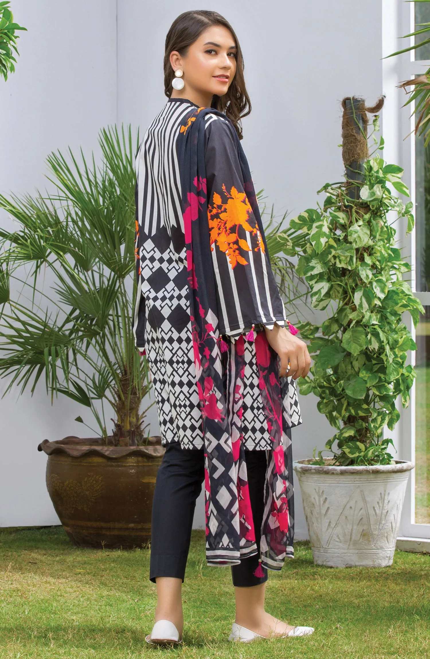 Unstitched 2 Piece Printed Cambric Shirt and Chiffon Dupatta (NRDS-22-059/U BLACK)